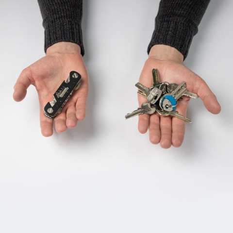 Key Aider Froster organizer do kluczy jak scyzoryk Key Aider Froster organizer do kluczy jak scyzoryk