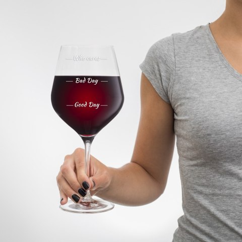 Etui na wino z kieliszkami pary dwojga Who cares Etui na wino z kieliszkami pary dwojga Who cares