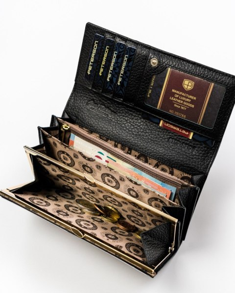 Elegancki portfel damski z wężowym wzorem - Peterson Elegancki portfel damski z wężowym wzorem - Peterson
