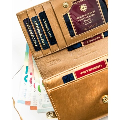 Lakierowany złoty portfel damski na karty - Peterson Lakierowany złoty portfel damski na karty - Peterson