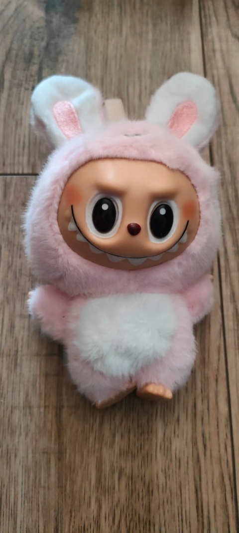 Maskotka Labubu