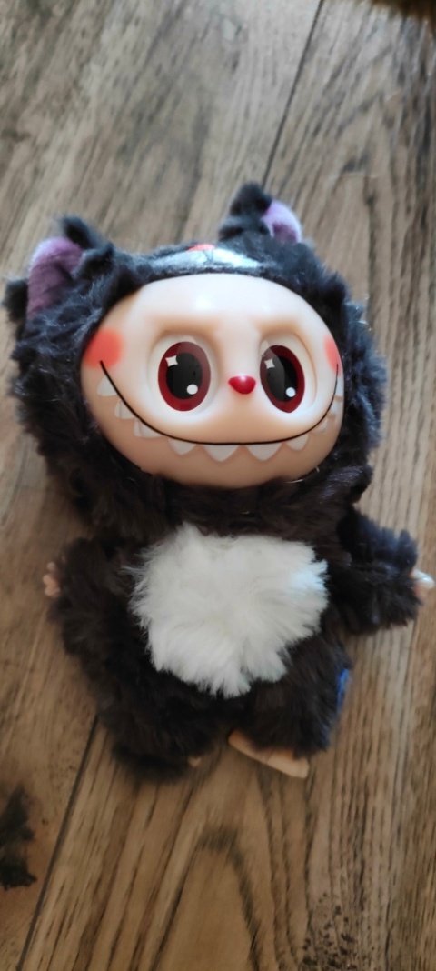 Maskotka Labubu