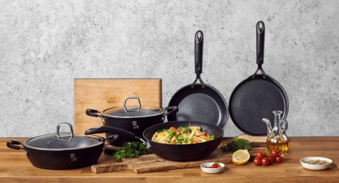GARNEK TYTANOWY 20cm 2.5L BERLINGER HAUS BLACK PROFESSIONAL LINE BH-6122 GARNEK TYTANOWY 20cm 2.5L BERLINGER HAUS BLACK PROFESSIONAL LINE BH-6122