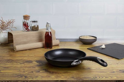 PATELNIA TYTANOWA 28cm BERLINGER HAUS BLACK PROFESSIONAL LINE BH-6117