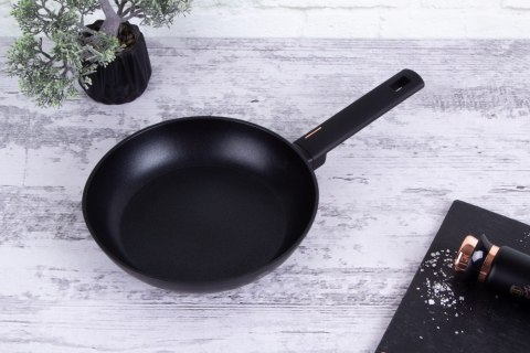 PATELNIA Z POWŁOKĄ TYTANOWĄ 24CM BERLINGER HAUS MONACO BH-7083 PATELNIA Z POWŁOKĄ TYTANOWĄ 24CM BERLINGER HAUS MONACO BH-7083
