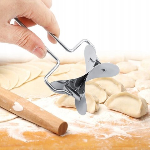 ZESTAW WYKRAWACZ + FOREMKA DO PIEROGÓW 10CM BRUNBESTE BB-1633 ZESTAW WYKRAWACZ + FOREMKA DO PIEROGÓW 10CM BRUNBESTE BB-1633