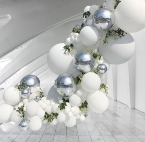 Girlanda balonowa, zestaw biało-srebrny Girlanda balonowa, zestaw biało-srebrny