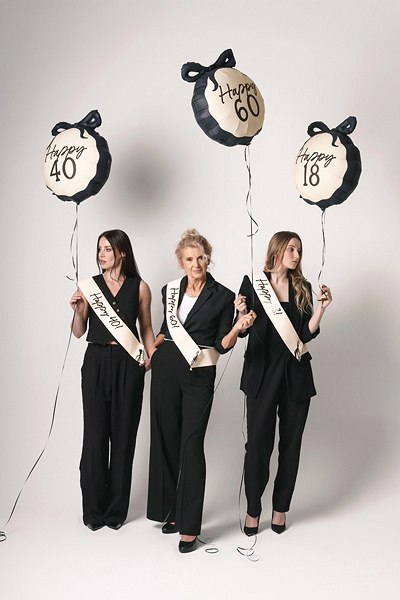 Szarfa Happy 60, sześćdziesiątka - kremowa, 76 cm