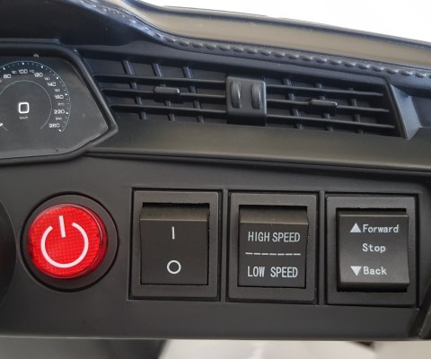 Milly Mally Pojazd na akumulator Audi E-Tron Sportback 4x4 White Milly Mally Pojazd na akumulator Audi E-Tron Sportback 4x4 White