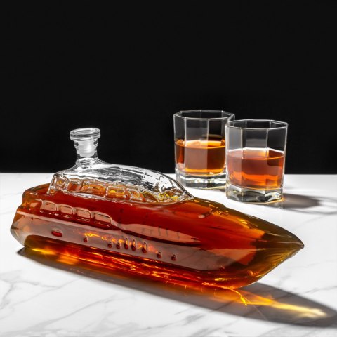 Karafka Yacht 1L - akcesoria do whisky - w kształcie luksusowego jacht -u Karafka Yacht 1L - akcesoria do whisky - w kształcie luksusowego jacht -u