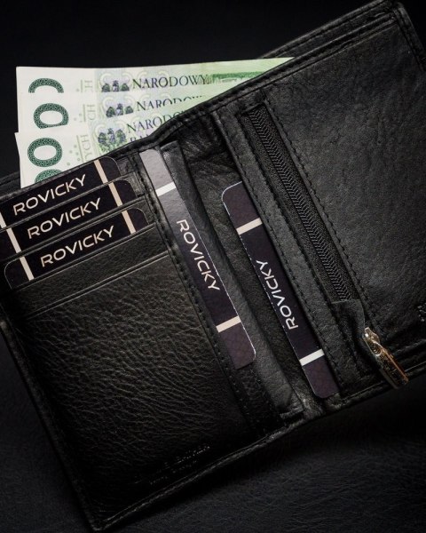Zgrabny portfel męski ze skóry naturalnej, czarny, ochrona RFID - Rovicky Zgrabny portfel męski ze skóry naturalnej, czarny, ochrona RFID - Rovicky